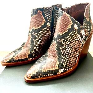 Vince Camuto Snake Booties Size 7